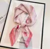 Pañuelo Cuadrado Pequeño de Óleo sobre Lienzo, Pañuelo de Seda para Mujer, Adecuado para Primavera, Otoño e Invierno, para Madres para Combinar con Camisas, Protección para el Cuello, Bufanda para el Cuello, Pañuelo de Gasa 70X70