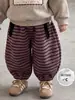 Conjunto de moletom infantil de inverno, top fofo de desenho animado estilo coreano, calça comprida listrada, conjunto de duas peças para meninos, roupas de bebê