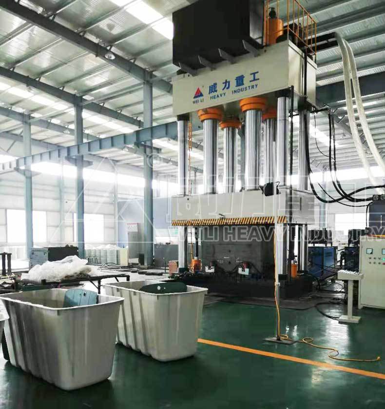 化粪池成型液压机客户使用现场1