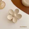 Nuevo Clip para el Cabello Deslustrado Color Café con Leche Disco para la Parte Trasera de la Cabeza Clip para el Cabello Pinza de Tiburón Tocado Elegante Coreano para Mujer