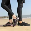 Nuevos Zapatos de Agua Transfronterizos, Zapatos de Playa para Exteriores, Zapatos de Secado Rápido para Natación y vadeo para Hombres y Mujeres, Zapatos de Cinco Dedos para Fitness en Interiores para Parejas