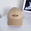 Boné de Baseball Bordado com Letras Elegante e Versátil para Mulheres, Novo Boné Tendência de Cor Sólida para Outono com Aba Curva, Chapéu de Sol para Proteção Solar ao Ar Livre
