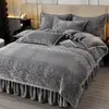 Nuevo Juego de Cubre Cama de Terciopelo Tallado de Cuatro Piezas, Terciopelo Térmico Grueso de Alto Peso para Invierno, Cubre Cama Completamente Mate, Terciopelo de Leche