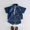 Traje de Mezclilla para Niños Atuendo de Verano de Moda Nuevo Estilo Fresco y Elegante Versátil Conjunto de Dos Piezas de Camisa de Manga Corta y Pantalones Cortos para Niños