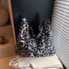 Bolsa Transfronteiriça de Nicho Estampa de Leopardo Retrô para Mulheres 2025 Novo Estilo Preguiçoso Grande Capacidade Bolsa de Ombro Bolsa Tote para o Dia a Dia
