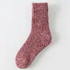 Calcetines de color sólido de comercio electrónico transfronterizo, venta al por mayor de invierno, calcetines altos de tubo gruesos y cálidos para mujer, calcetines de comercio exterior