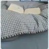 Conjunto de Quatro Peças de Algodão Lavado Tingido em Fio com Borda de Concha Xadrez Casual Conjunto de Três Peças de Lençóis de Cama Cobertura de Colcha de Algodão Puro para Dormitório Estudantil