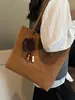 Bolsa retro grande de camurça para mulheres 2026 nova bolsa de ombro única casual para outono e inverno Bolsa tote estilo coreano para o dia a dia