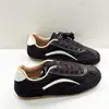 Zapatos de Entrenamiento Youmuni Versátiles Adelgazantes Forrados de Lana Alemanes para Mujer, Planos Ligeros de Cuero Genuino Zapatos para Correr Retro Otoño 2025