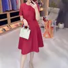 25259 Da Ai Mei Yi Yuan Verano 2026 Nueva Moda Vestido de Longitud Media de Alta Gama para Mujer con Cintura ceñida Petite