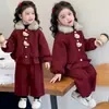 Conjunto de Inverno Estiloso para Meninas Estilo Chanel, Roupa de Ano Novo Vermelha da Moda para Crianças, Conjunto Festivo de Ano Novo para Bebê Menina