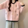 Suéter Cardigan de Punto Holgado Estilo Perezoso con Bordado de Flores, Cuello Redondo y Color de Contraste, Estilo Coreano para Mujer, Nuevo Estilo Otoño e Invierno 2025