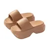 Chinelos com Sola Super Grossa para Mulheres, Novo Estilo de Verão, Sandálias de Exterior Antiderrapantes de Eva para Casa, Chinelos Slip-On Femininos