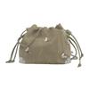 Bolso tipo cubo con lazo de metal para mujer, elegante bolso de verano 2024 con cordón ajustable.