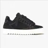 Zapatos Numeris en Stock Zapatos Deportivos Casuales con Suela Dentada Antideslizante, Tenis Auténticos de Mezclilla Desgastada de Guangzhou con Suela Gruesa