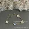 Pulsera de alta gama V Gold de trébol de cuatro hojas y cinco flores para mujer, chapada en oro rosa amarillo de 18 quilates, con diamantes cortados a láser rojos, azules y morados, que exuda un sentido de lujo