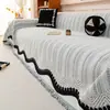 Nova capa de sofá cor creme estilo francês, um luxuoso e elegante cobre-sofá para sofás de sala de estar, oferecendo cobertura total, propriedades antiderrapantes e adequação para todas as estações.