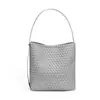 Directo de Fábrica Alta Gama Sensación Gran Capacidad Bolso Cubo Bolso Tejido para Mujer Bolso de Hombro de Nicho Bolso Simple para Commuter de Mujer Nuevo