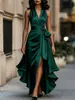 Enviado. Novo vestido de cetim estilo europeu e americano, com decote V, sem mangas, acinturado e com babados. Novo em verde