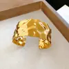 Pulseira Aberta Larga Pig Nose Europeia e Americana Personalidade Simples Tendência Joia de Nicho Atacado para Mulheres