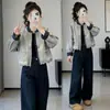 Jaqueta curta estilosa e casual para mulheres, nova coleção primavera 2026, jaqueta jeans patchwork com gola alta, moderna e chique, top estilo baseball