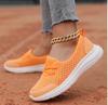Sapatos Femininos Casuais Slip-On de Tamanho Grande Populares na Primavera para Travessia de Fronteira, Sapatos para Mães, Sapatos Baixos Planos para Caminhada