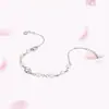 Qiancheng Endossa o Conjunto de Joias "Sweet Beads", Que Apresenta Acessórios Fofos e Adoráveis com Tema de Leitão, Quentes e Doces
