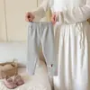 Leggings para meninas, nova coleção de outono, grossas e elásticas, estilosas e versáteis, perfeitas para usar ao ar livre, calças compridas justas