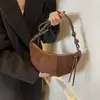Bolso Frosted de Nicho Retro Casual Otoño e Invierno para Mujer Nuevo 2025 Versátil Bolso Cruzado de Hombro Único Bolso de Axila Bolso Croissant