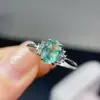 Anillo de Esmeralda Colombiana Pura Natural con Color de Fuego Completo Piedra Principal Tamaño aprox. 6*8mm Plata de Ley 925 Incrustado de Precisión