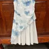 Qipao Infantil Tie-Dye Verano Nuevo Estilo Guizhou Yunnan Hecho a Mano Tie-Dye Seda y Lino Bordado Vestido Qipao Infantil