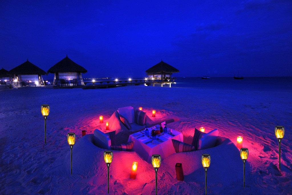 10639194_093456683130_2