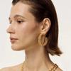 Aretes de Aro Grande Huecos a Cuadros en Forma de C para Mujer Lujo Accesible de Nicho de Diseño Europeo y Americano Aretes Retro de Alta Gama con Aguja de Plata