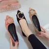 Zapatos planos casuales de punta fina estilo coreano para mujer, sin cordones, con hebilla redonda, perfectos para el trabajo. Colección Primavera/Verano 2026.