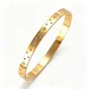 Pulsera de Acero Inoxidable de Oro de 18 Quilates al por Mayor Transfronteriza, Pulsera que no se decolora, Pulsera Espejo, Pulsera de Acero de Titanio con Concha de Tres Diamantes