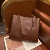 Bolsa Feminina de Couro Genuíno Elegante de Grande Capacidade, Bolsa de Ombro Retrô Europeia e Americana, Nova Bolsa Grande de Couro Bovino de Camada Superior Curtido Vegetal Transfronteiriça