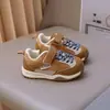 Nuevos Zapatos Casuales para Niños Otoño 2026 Estilo Coreano Moda Bloques de Color Punta Cerrada Anti-Golpes Zapatos Deportivos para Exteriores para Niños y Niñas
