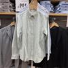 Otoño 2022 Nuevo Estilo Rayado Suelto Versátil Solapa Manga Larga Camisa de Hombre 452298 Camisa de Hombre