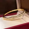 Pulsera hueca de circón lujosa, brillante y deslumbrante, con diseño de cielo estrellado, brazalete geométrico tridimensional, joyería de lujo ligero y sensación de alta gama