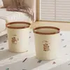 Cubo de Basura para Uso Doméstico 2026 Modelo Nuevo para Sala de Estar, Dormitorio, Dormitorio, Dibujos Animados Lindo de Alto Valor Cubo de Basura para Baño