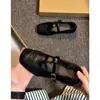 Zapatos de mujer vintage súper suaves de piel de oveja, punta cuadrada, con estampado floral y tira en T con hebilla, zapatos Mary Jane planos, elegantes zapatos pequeños de cuero estilo francés