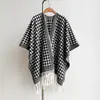 Chal de Lujo Ligero de Alta Gama Estilo Europeo y Americano para Otoño e Invierno para Mujer, Adecuado para Viajes y Fotografía, Diseño Largo Dividido, Capa Cálida de Cachemira
