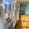 Suéter de lana estilo coreano, cuello redondo, trabajo pesado, trenzado, tres botones, suelto, casual, para ir al trabajo, falda línea A, traje de color liso, mujer