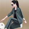 Traje Deportivo de Alta Gama para Mujer, Primavera y Otoño 2026 Nueva Marca Sudadera con Cuello Alto, Ropa Suelta para Correr, Conjunto Casual de Tres Piezas, Moderno