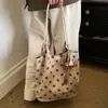 Bolso tote de ante con lunares estilo coreano para mujer, nuevo de otoño 2026, bolso de hombro grande de capacidad para el día a día, bolso de axila