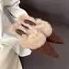 Chinelos Peludos Bico Fino Estilo Coreano para Mulheres, Uso Externo, Novo Estilo 2026, Inverno, Estilo Wanwan, Com Pelúcia, Salto Grosso, Bico Fechado, Chinelos de Algodão