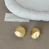 Brincos de Tarraxa Metálicos Semicírculos Geométricos Côncavos-Convexos Escovados para Mulheres, Brincos Elegantes Versáteis da Moda Leve de Luxo