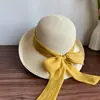 Chapéu de Palha com Aba Enrolada para Mulheres 2026 Novo Estilo Laço de Fita Luxo Leve Chapéu de Sol Verão Férias na Praia Proteção Solar Chapéu de Pescador