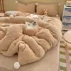 Juego de ropa de cama de cuatro piezas estilo INS girly de lana de cordero clase A y terciopelo de leche, engrosado y cálido para invierno, adecuado para dormitorios estudiantiles