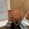 Bolsa de Corrente Bordada Matelassê de Comércio Exterior para Mulheres 2025 Nova Bolsa Quadrada Pequena Elegante com Laço Versátil Bolsa Transversal de Ombro